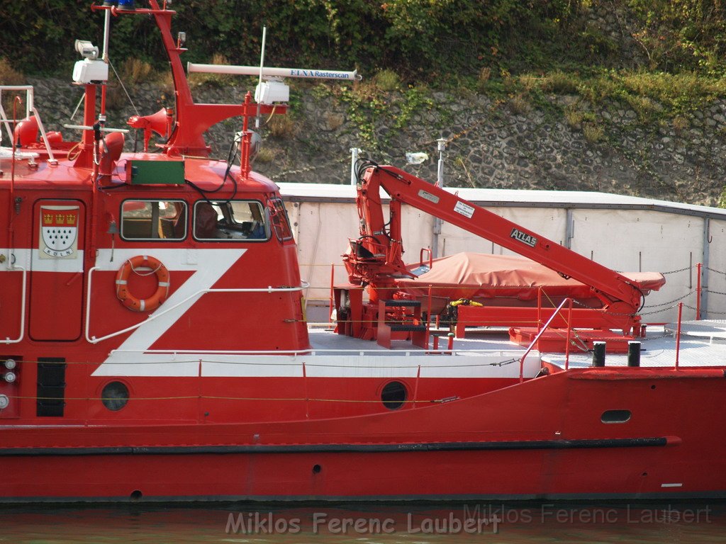 Feuerloeschboot 10-2      P214.JPG